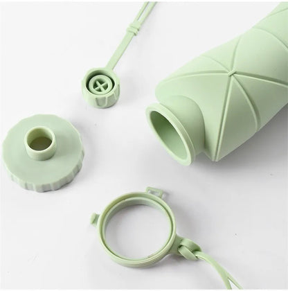 600ML Silicone Folding Water Bottle – Collapsible Leakproof Travel Bottle | Portable Reusable Foldable Silicone Bottle (Random Color)